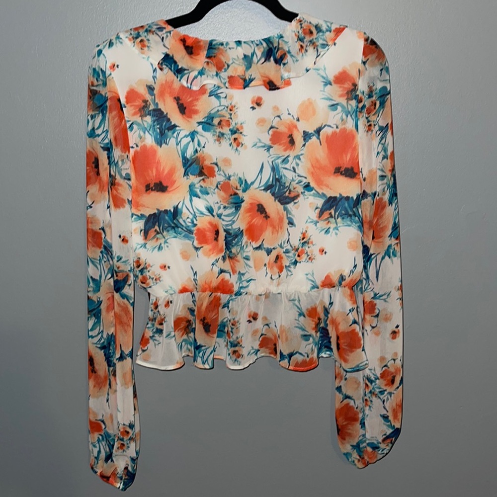 White Floral Print Ruched Ruffled Crop Top - Picture 4 of 4